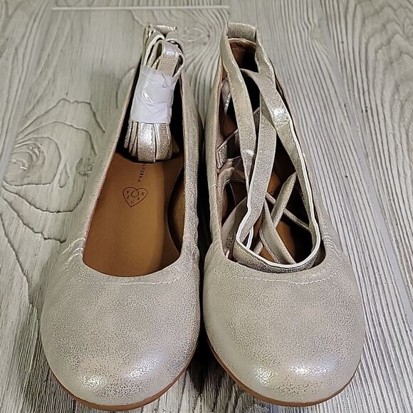 BC Have A Heart Metallic Ankle Strap Ballet Flats Womens Size 6.5 NEW - Picture 3 of 10
